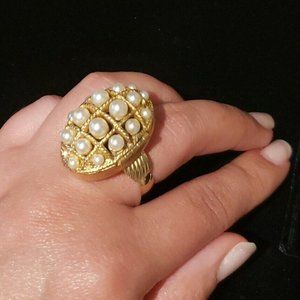 Large Oval-Shaped Lattice Dome Locket Ring With Faux Pearls by Avon